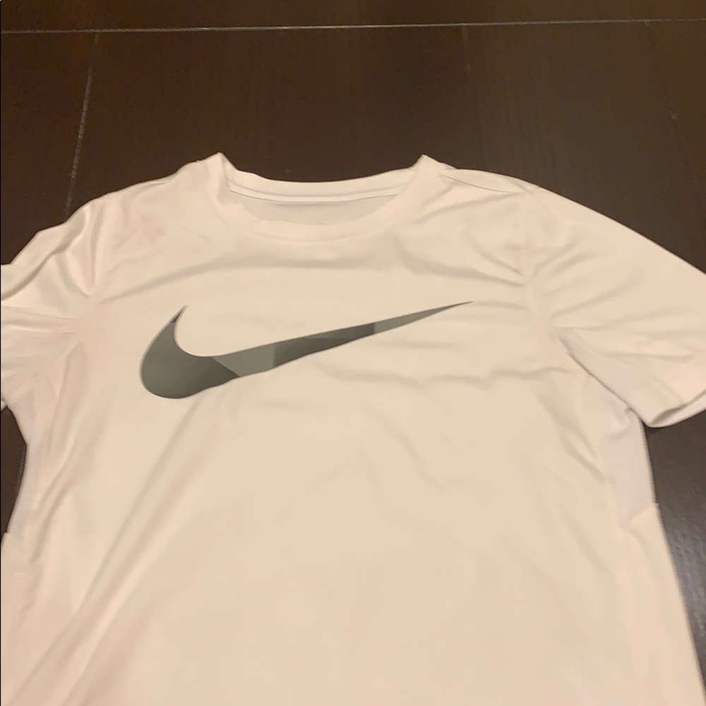 Nike t shirt